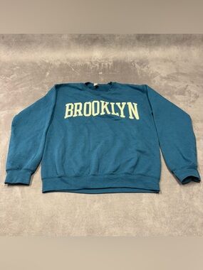Gildan Teal Crewneck Sweatshirt top White 'BROOKLYN' Lettering Mens Small